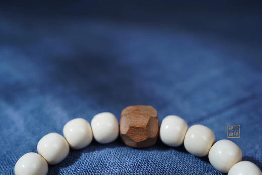 布衣·猛犸牙&老山檀 商品图7