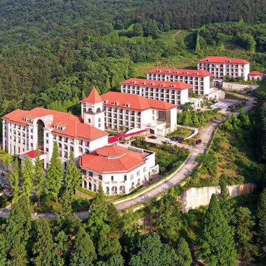 江西庐山华微国际度假酒店旅居踏青￥899/单人3晚，2人起订，坐拥万亩原始森林，享天然森林氧吧，赏锦绣春光！ 商品图0