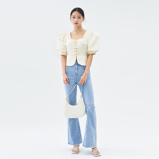 西遇泡泡袖衬衫2021新款法式复古绑带性感露锁骨短款上衣10910632 商品图1