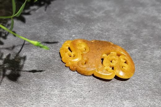 【御珠宫坊】黄沁子料龙凤挂件 商品图1