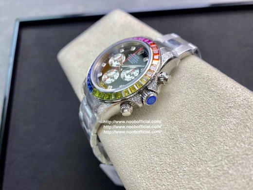 Noob劳力士 彩虹迪 蚝式恒动宇宙计型迪通拿：外圈镶嵌彩虹渐变色蓝宝石，代替了经典的测速外圈，表耳及表冠护肩镶嵌56颗圆形切割钻石每一道工序精制严谨确保角度颜色与原版一样光彩夺目 商品图13