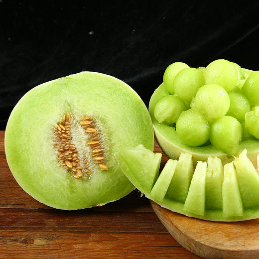 山东玉菇甜瓜， 皮薄肉厚，鲜嫩多汁，一口香甜绵软 商品图2