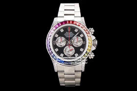 Noob劳力士 彩虹迪 蚝式恒动宇宙计型迪通拿：外圈镶嵌彩虹渐变色蓝宝石，代替了经典的测速外圈，表耳及表冠护肩镶嵌56颗圆形切割钻石每一道工序精制严谨确保角度颜色与原版一样光彩夺目