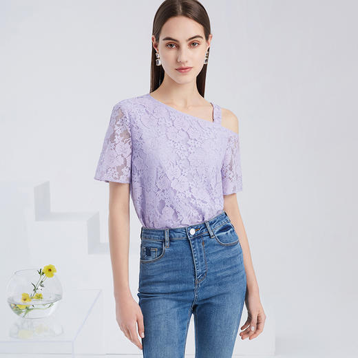 EITIE爱特爱夏季新款时尚洋气单露肩直筒显瘦蕾丝小上衣女B2113710 商品图4