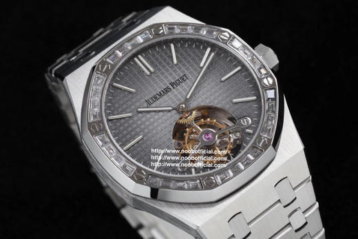 R8.factory解毒好的“陀飞轮”【2020爱彼皇家橡树陀飞轮。】独家订制Cal.2924机芯，动力储存68小时爱彼依旧保留的八角形表圈、标志性的六角形螺丝以及经典表带 商品图2