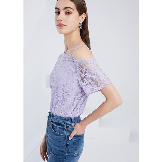 EITIE爱特爱夏季新款时尚洋气单露肩直筒显瘦蕾丝小上衣女B2113710 商品图1