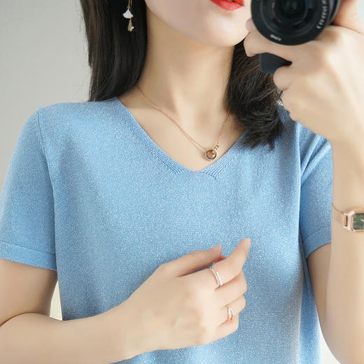 【低调の优雅】V领冰丝短袖 银丝闪光 气质吸睛 清爽舒适 亲肤透气 商品图1