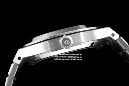 R8.factory解毒好的“陀飞轮”【2020爱彼皇家橡树陀飞轮。】独家订制Cal.2924机芯，动力储存68小时爱彼依旧保留的八角形表圈、标志性的六角形螺丝以及经典表带 商品图1