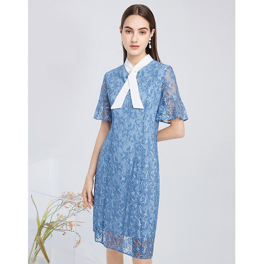 EITIE爱特爱夏季新款优雅洋气V领飘带收腰显瘦通勤蕾丝连衣裙B2107716 商品图2