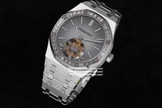 R8.factory解毒好的“陀飞轮”【2020爱彼皇家橡树陀飞轮。】独家订制Cal.2924机芯，动力储存68小时爱彼依旧保留的八角形表圈、标志性的六角形螺丝以及经典表带 商品图5