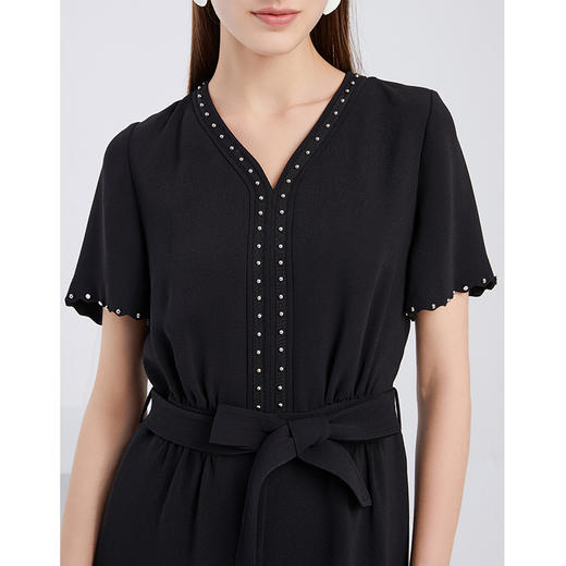 EITIE爱特爱夏季新款时尚通勤V领显瘦收腰铆钉直筒阔腿连体裤6007726 商品图2