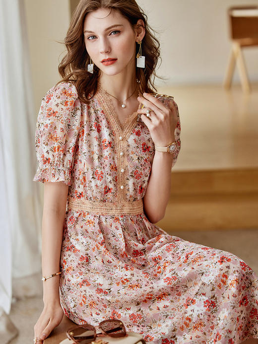 欧芮儿碎花连衣裙2021新款法式气质温柔雪纺v领赫本风蕾丝裙 商品图1