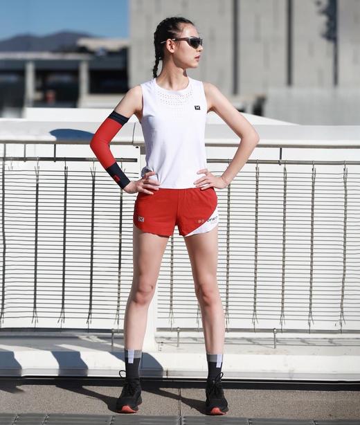 身体智慧 BODYWIT 女款 飞天 时尚跑步超轻无袖T 商品图5