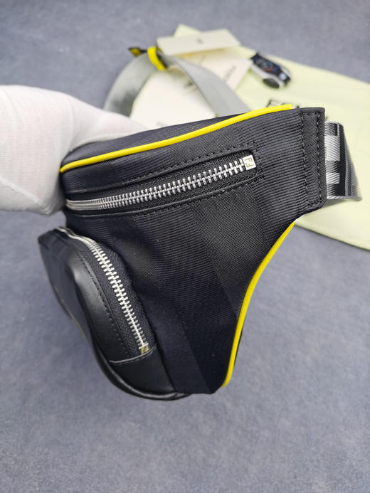 春季特价💰580 FENDI 芬迪
丝印字母胸包268568 商品图4