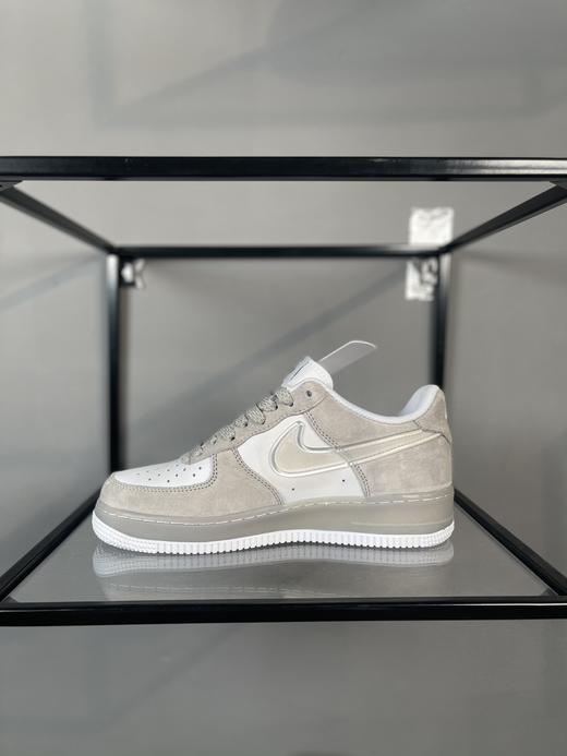 Air Force 1 '07 灰白水晶麂皮 原楦头原纸板 商品图3