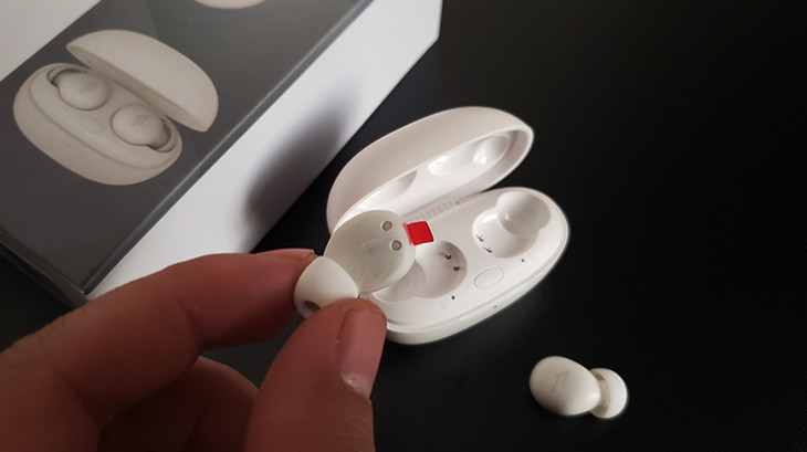 舒适佩戴体验,助你轻松入眠:1MORE ComfoBudsZ