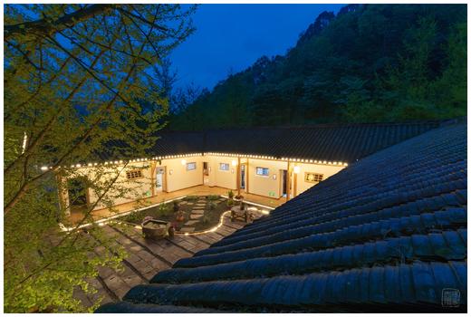 【青城山-405号院】8房小院，青城后山景区旁、带暖气、绝美山景露台、月夜星空下的K歌、烧烤SSSX 商品图0