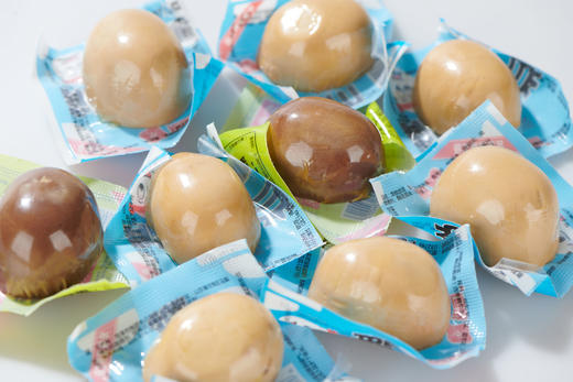 鸡蛋包裹鹌鹑蛋120枚组  (五香卤蛋32g/枚*40枚+盐焗卤蛋32g/枚40枚+泡椒卤蛋32g/枚40枚) 商品图4