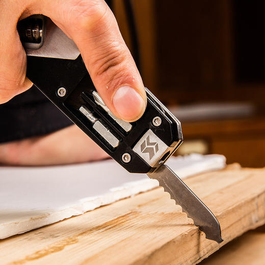 瑞士科技SWISS+TECH 创意多功能扳手小工具便携随身日用多用扳手 商品图5