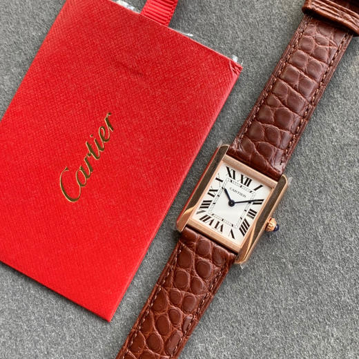 zui高版本 卡地亚TANK坦克系列 玫金壳 复古扣 美洲鳄鱼皮 瑞士朗达石英机芯。 商品图8