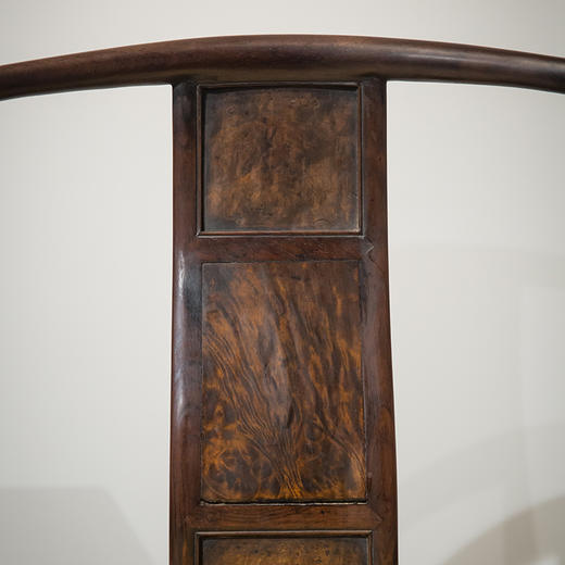 清代 红木镶瘿木三攒靠背南官帽椅（两椅一几） 商品图2