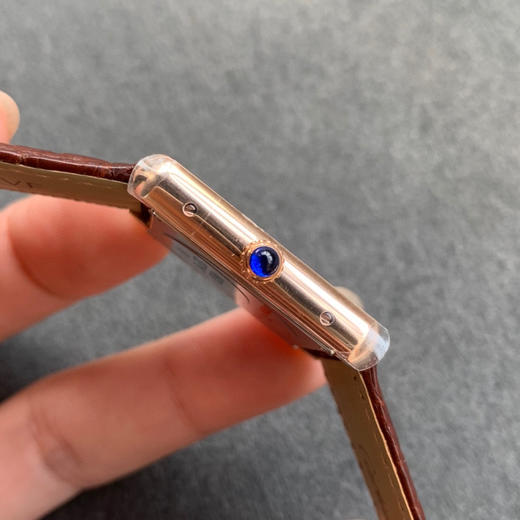 zui高版本 卡地亚TANK坦克系列 玫金壳 复古扣 美洲鳄鱼皮 瑞士朗达石英机芯。 商品图3