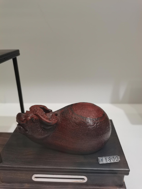 紫檀牛手把件大