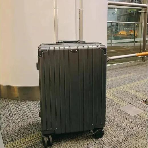 【瑞森纳 PC铝框旅行箱拉杆箱】 200斤踩不坏的行李箱 铝框航空级材质出口品质 抗压耐摔 万向轮静音 出口品质AA 商品图5