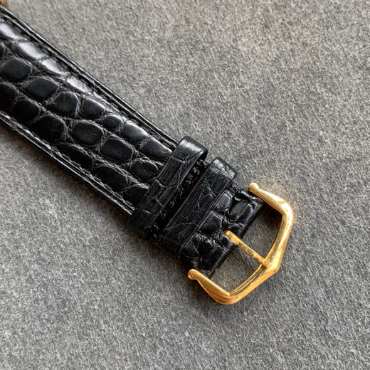 zui高版本 卡地亚TANK坦克系列 黄金壳 复古扣 美洲鳄鱼皮 瑞士朗达石英机芯。 商品图5