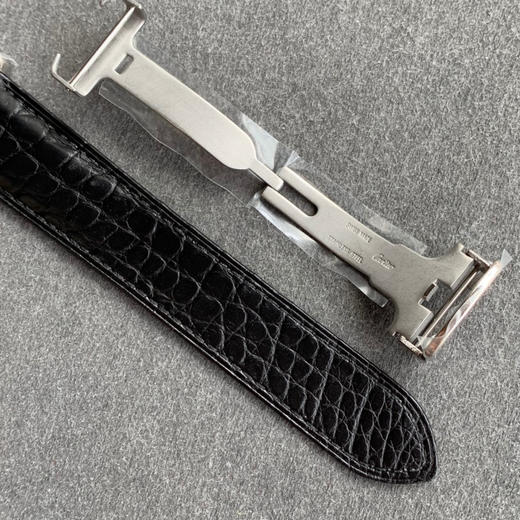 zui高版本 卡地亚TANK坦克系列 新款银色 原装折叠扣 美洲鳄鱼皮 瑞士朗达石英机芯。 商品图6