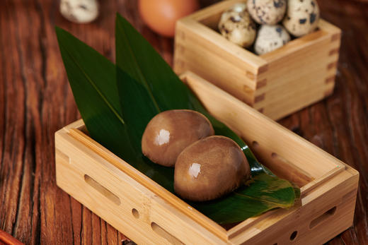 鸡蛋包裹鹌鹑蛋120枚组  (五香卤蛋32g/枚*40枚+盐焗卤蛋32g/枚40枚+泡椒卤蛋32g/枚40枚) 商品图1