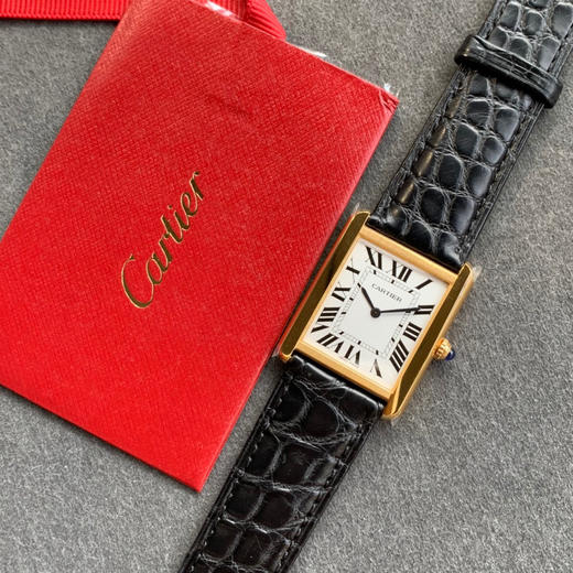 zui高版本 卡地亚TANK坦克系列 黄金壳 复古扣 美洲鳄鱼皮 瑞士朗达石英机芯。 商品图8