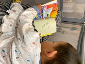 《好困的酸黄瓜》：是一本很好的晚安故事绘本，也是认识食物的绘本