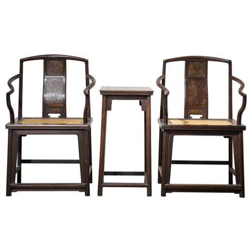 清代 红木镶瘿木三攒靠背南官帽椅（两椅一几） 商品图5