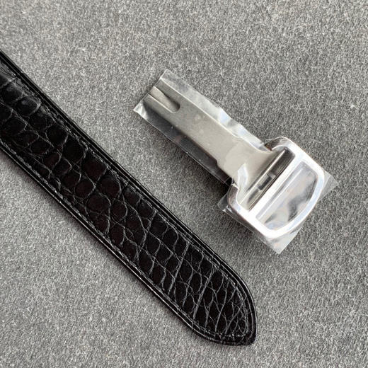 zui高版本 卡地亚TANK坦克系列 新款银色 原装折叠扣 美洲鳄鱼皮 瑞士朗达石英机芯。 商品图5