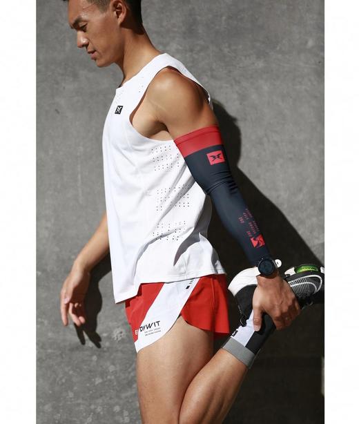 身体智慧 BODYWIT 男款 飞天 时尚跑步超轻无袖T 商品图2