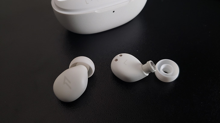 舒适佩戴体验,助你轻松入眠:1MORE ComfoBudsZ