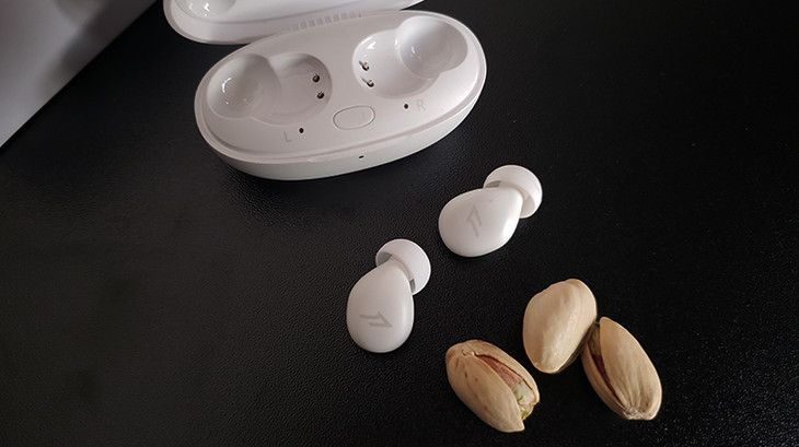 舒适佩戴体验,助你轻松入眠:1MORE ComfoBudsZ