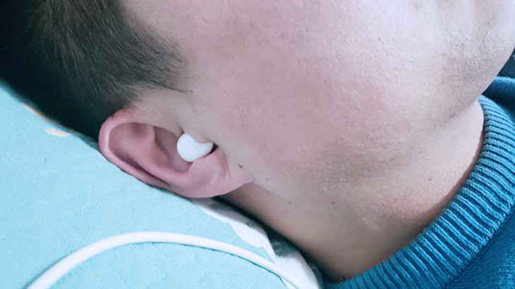 舒适佩戴体验,助你轻松入眠:1MORE ComfoBudsZ