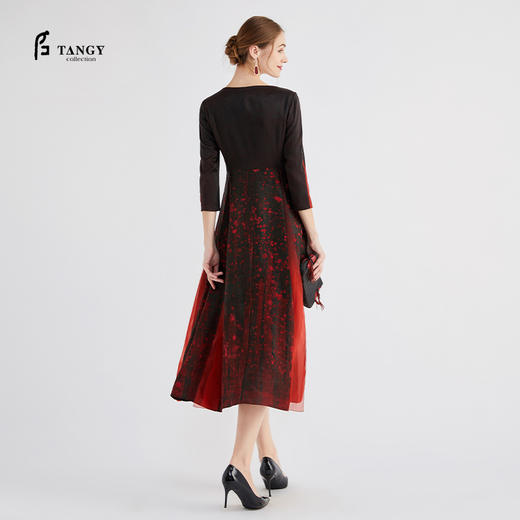 TANGY Collection/天意精品暗香系列蜡染莨绸拼接手工刺绣礼服裙 商品图2