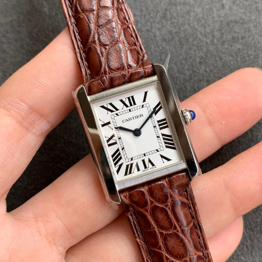 zui高版本 卡地亚TANK坦克系列 新款银色 原装折叠扣 美洲鳄鱼皮 瑞士朗达石英机芯。 商品图1