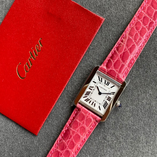 zui高版本 卡地亚TANK坦克系列 新款银色 原装折叠扣 美洲鳄鱼皮 瑞士朗达石英机芯。 商品图8