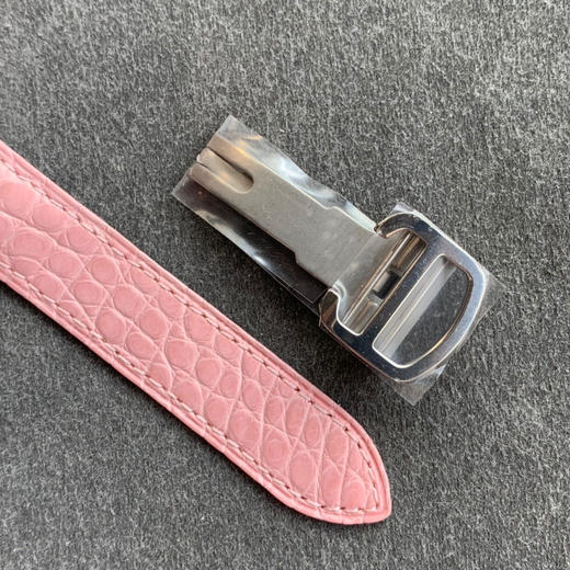 zui高版本 卡地亚TANK坦克系列 新款银色 原装折叠扣 美洲鳄鱼皮 瑞士朗达石英机芯。 商品图5