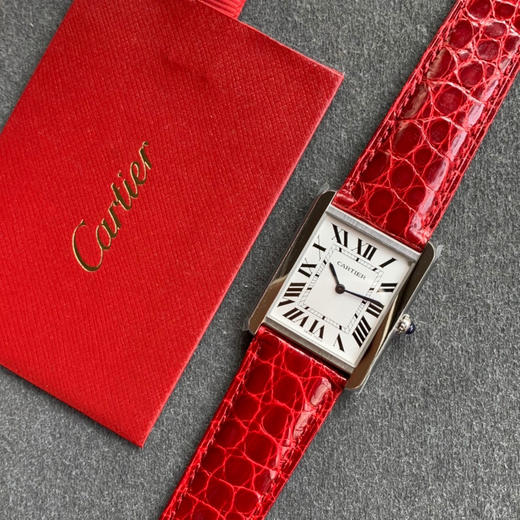 zui高版本 卡地亚TANK坦克系列 新款银色 原装折叠扣 美洲鳄鱼皮 瑞士朗达石英机芯。 商品图8