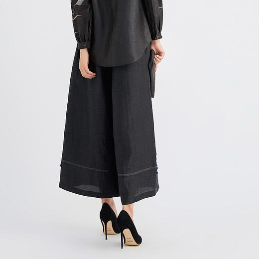 TANGY Collection/天意精品秋冬新品芦野系列兰莨一字扣流苏长裤 商品图3