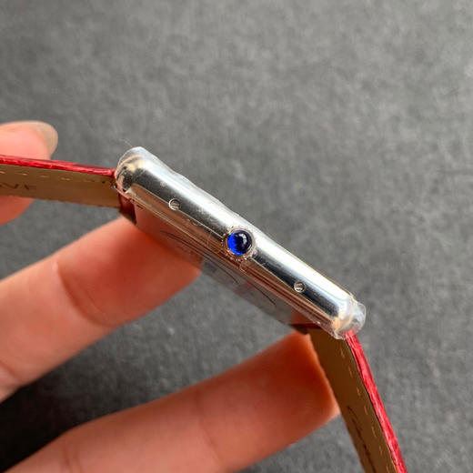 zui高版本 卡地亚TANK坦克系列 新款银色 原装折叠扣 美洲鳄鱼皮 瑞士朗达石英机芯。 商品图3