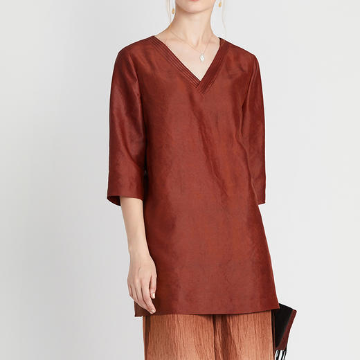 TANGY Collection/天意精品2021年春季新品雾绯系列真丝莨绸V领T恤 商品图3