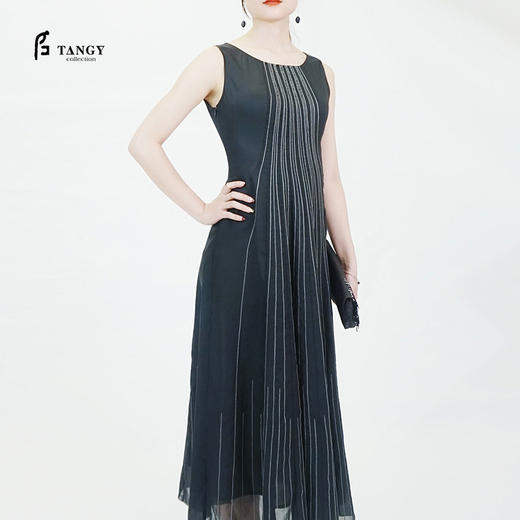 TANGY Collection/天意精品春系列莨绸线迹钉珠礼服裙 商品图0