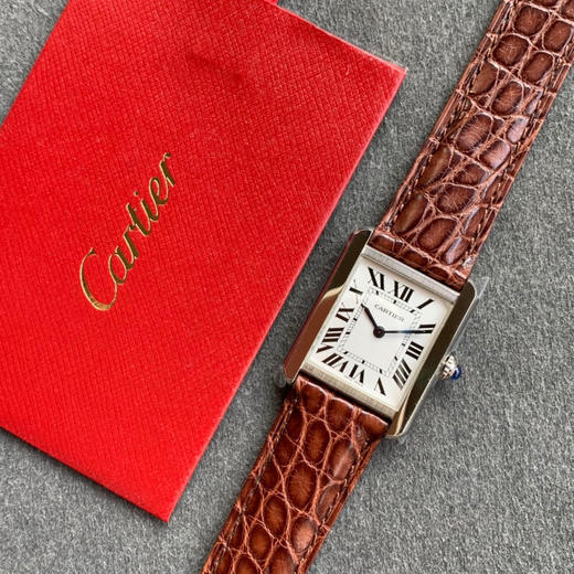 zui高版本 卡地亚TANK坦克系列 新款银色 原装折叠扣 美洲鳄鱼皮 瑞士朗达石英机芯。 商品图8