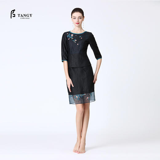 TANGY Collection/天意精品春夏新品春融系列真丝收腰刺绣莨绸T恤 商品图0